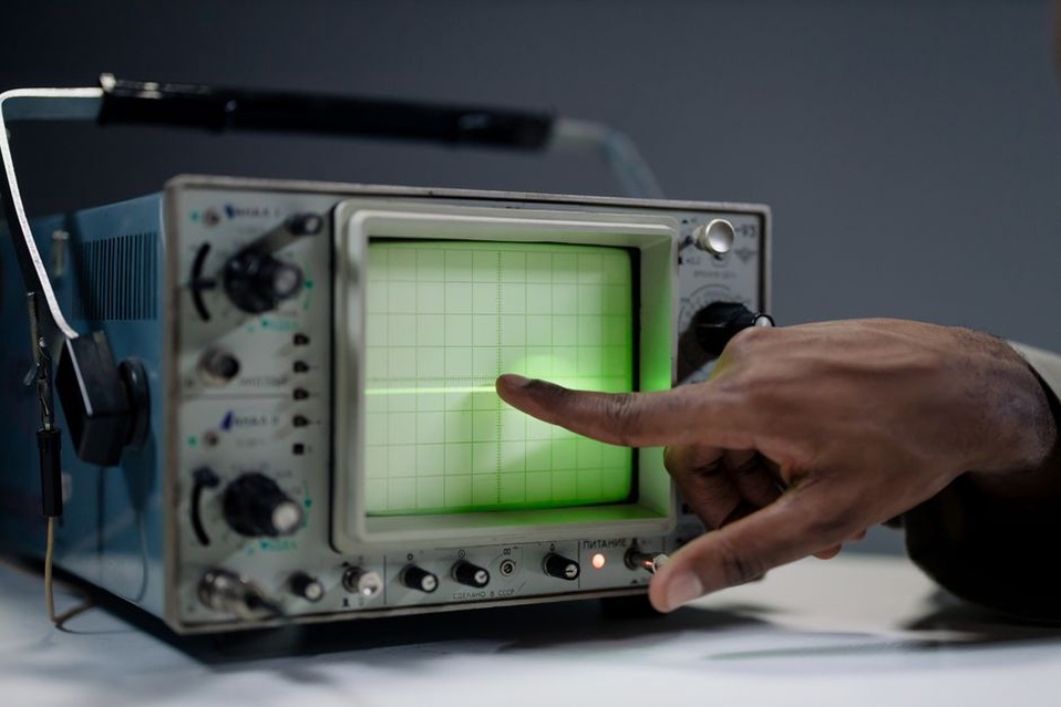 Spectrogram analysis on an early speech research workstation