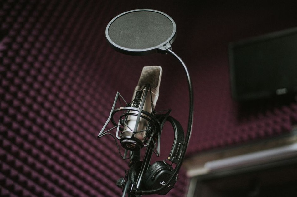 A microphone ready for consistent voice recordings