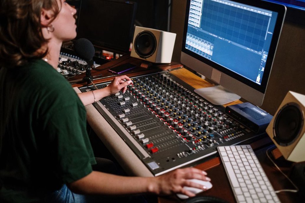An annotated recording supports speech recognition testing