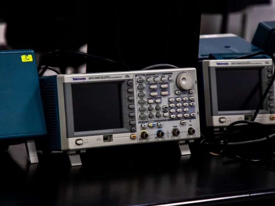 A waveform guides analysis of recorded speech
