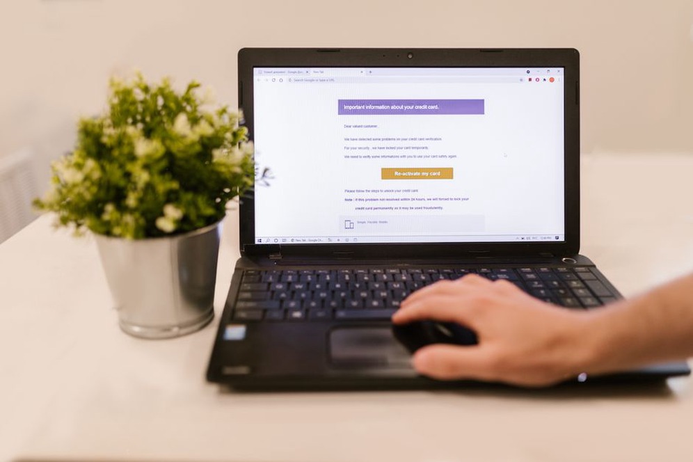 A subscriber checks which updates to receive