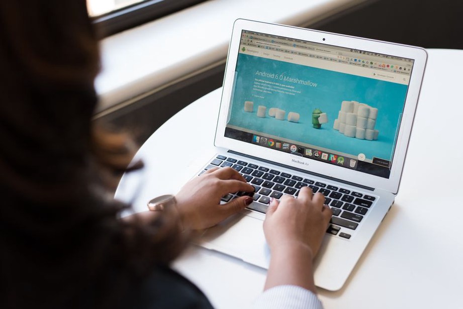 Developer examining article loading measurements